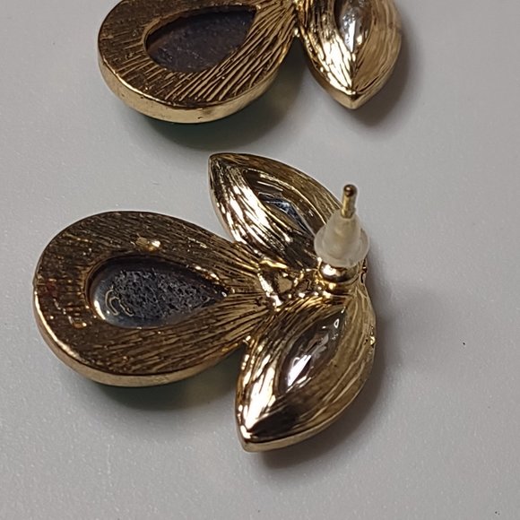 Cute Green And Gold Tone Metal And Plastic Earrings - Picture 10 of 11